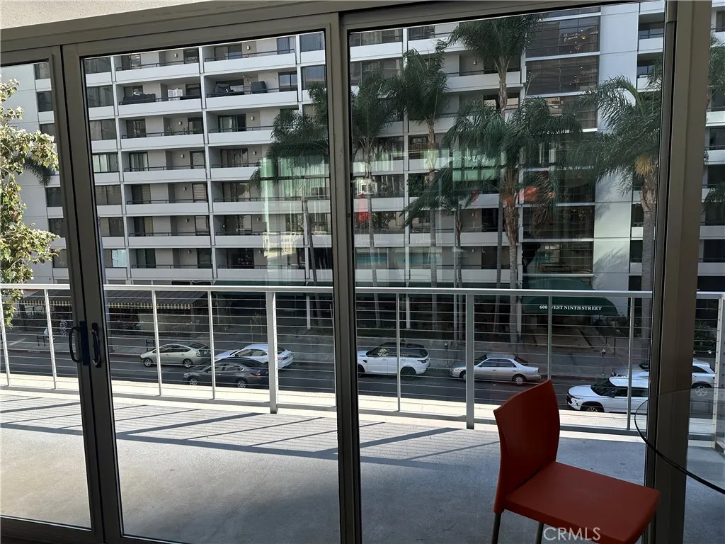 645 W 9th Street 529, Los Angeles, California 90015 home-pic-38